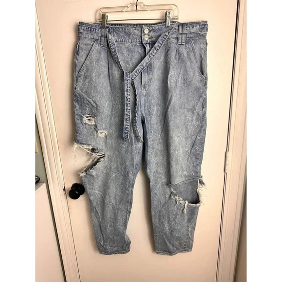 American Eagle Highest Rise Mom Acid Washed Jeans Size 18 Regular #0544 - Picture 1 of 6